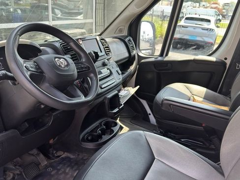 Used 2025 RAM ProMaster 2500 w/ Convenience Group FWD image 9