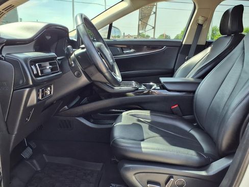 Certified 2023 Lincoln Nautilus Reserve AWD/4WD image 10