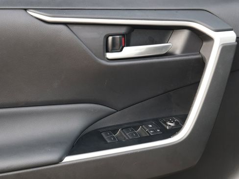 Used 2025 Toyota RAV4 XLE Premium FWD image 26