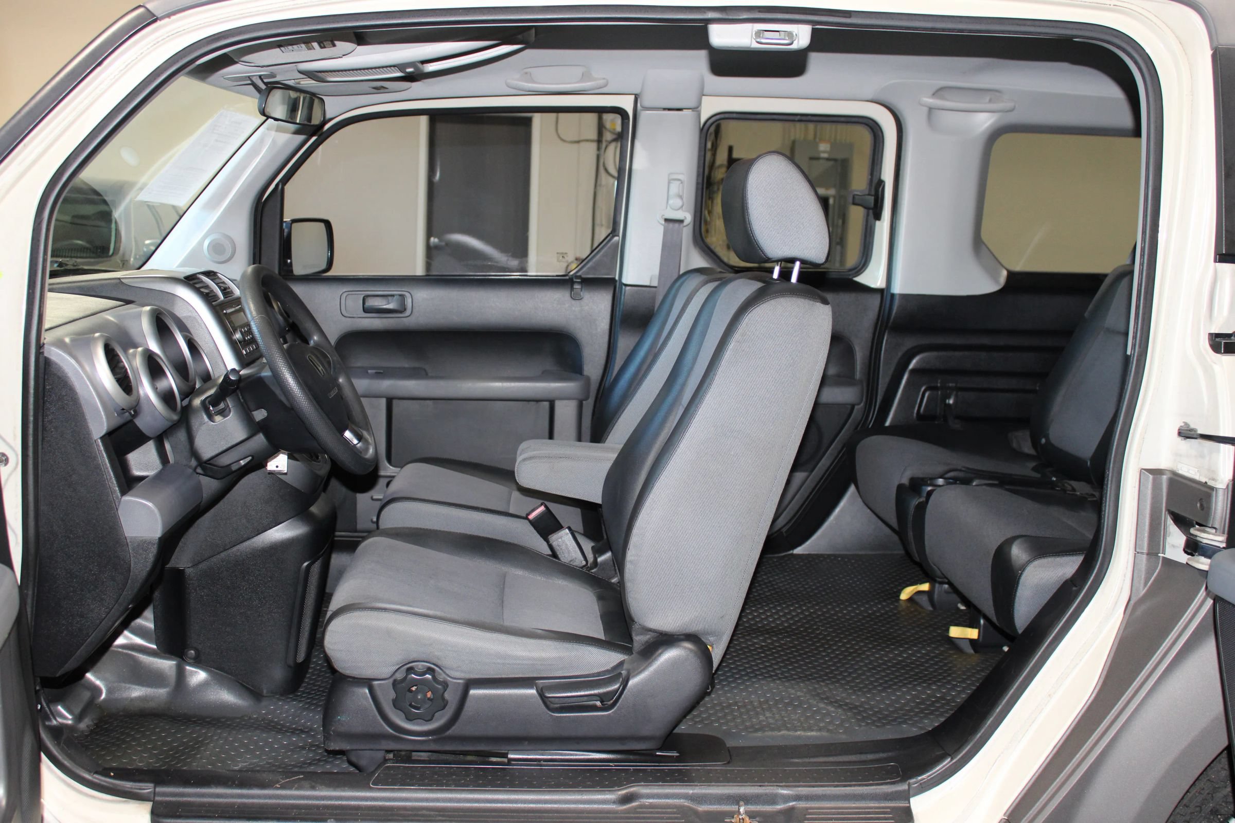 Used 2005 Honda Element EX image 22