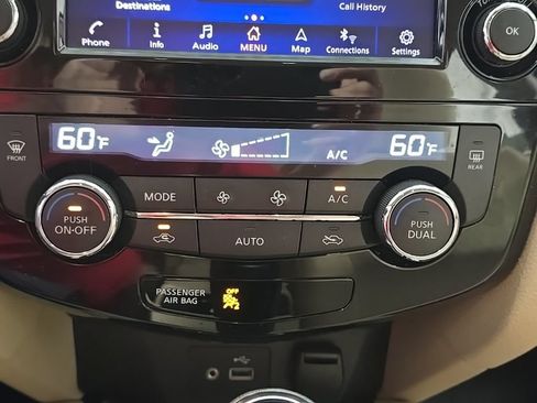 Used 2018 Nissan Rogue SV w/ Sun & Sound Touring Package AWD/4WD image 26
