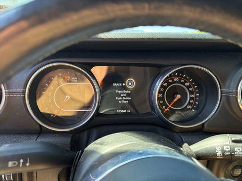 Used 2018 Jeep Wrangler Unlimited Sahara AWD/4WD image 7