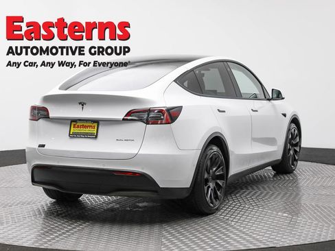 Used 2021 Tesla Model Y Long Range image 5