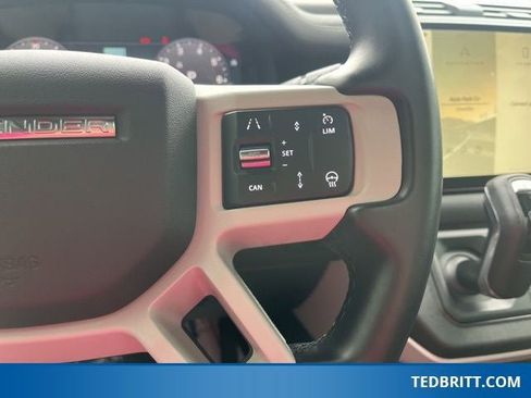 Used 2024 Land Rover Defender 110 SE image 29