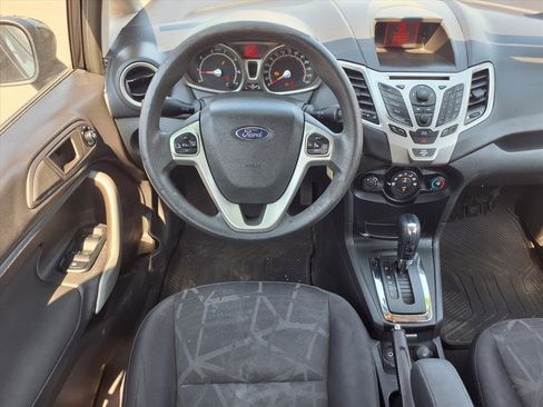 Used 2013 Ford Fiesta SE image 5
