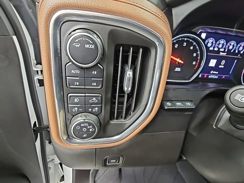 Used 2021 Chevrolet Silverado 1500 High Country w/ Technology Package image 29