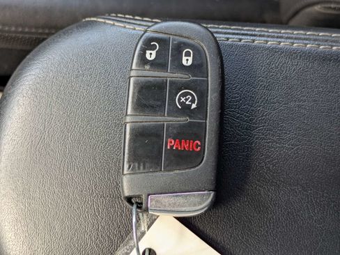 Used 2020 Jeep Renegade Altitude FWD image 33