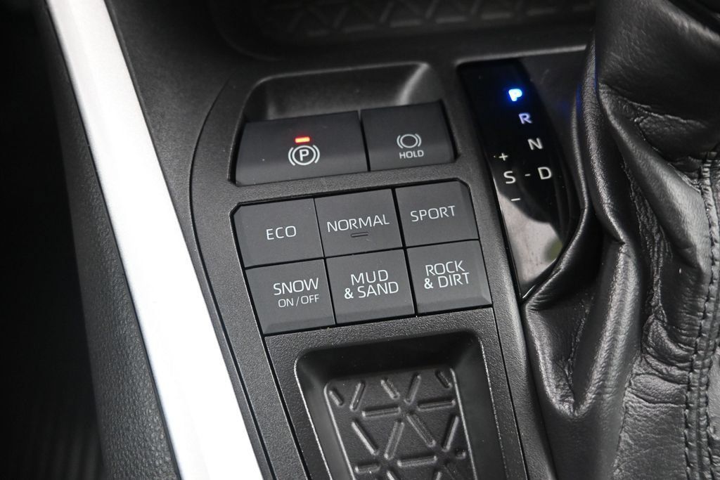 Used 2023 Toyota RAV4 XLE Premium AWD/4WD image 22