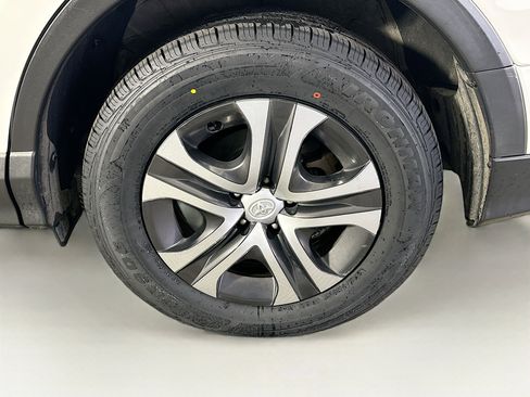 Used 2018 Toyota RAV4 LE image 11