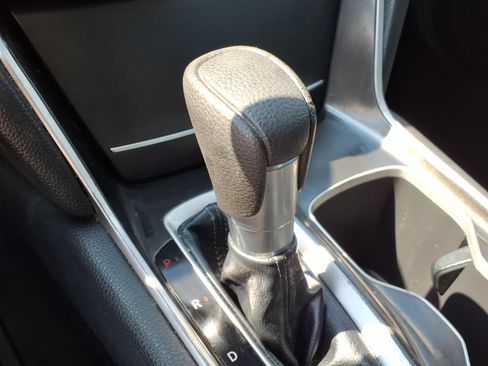 Used 2018 Honda Accord LX image 18