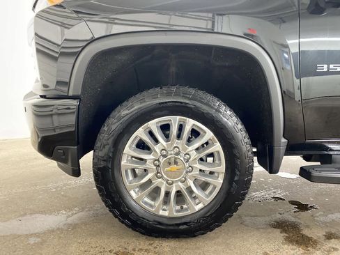 Used 2023 Chevrolet Silverado 3500 High Country w/ Z71 Off-Road Package image 12