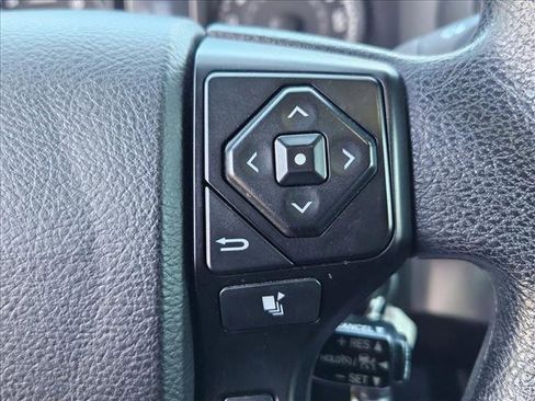 Used 2021 Toyota Tacoma SR w/ SR Convenience Package image 12