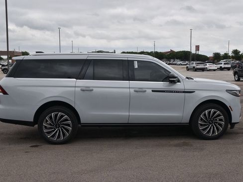 New 2026 Lincoln Navigator L Black Label AWD/4WD image 5