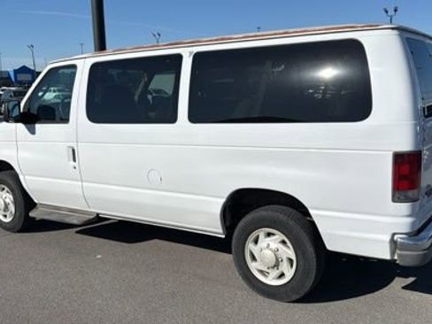 Used 2004 Ford E-350 and Econoline 350 Super Duty Wagon image 9