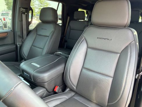 Used 2025 GMC Yukon Denali AWD/4WD image 41