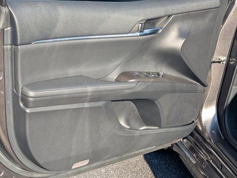 Used 2022 Toyota Camry XSE image 10