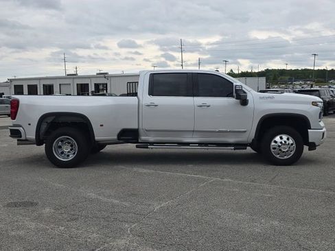 Used 2025 Chevrolet Silverado 3500 High Country w/ High Country Premium Package AWD/4WD image 6