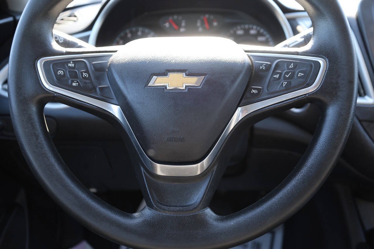 Used 2017 Chevrolet Malibu LS FWD image 18