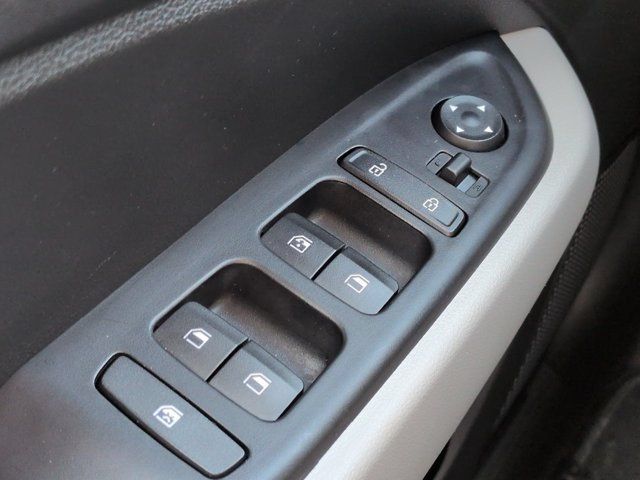 Used 2025 Hyundai Venue SEL FWD image 22