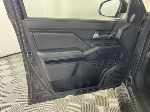 Used 2026 Toyota 4Runner Limited AWD/4WD image 12