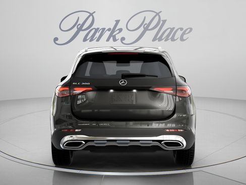 Used 2026 Mercedes-Benz GLC 300 image 17