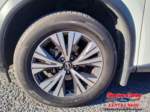 Used 2023 Nissan Rogue SV w/ SV Premium B Package image 13