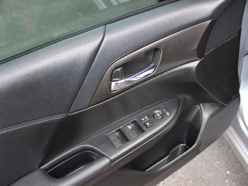 Used 2016 Honda Accord Sport image 11