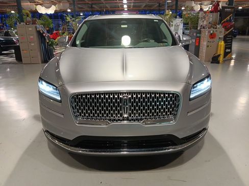 Used 2023 Lincoln Nautilus Reserve AWD/4WD image 6