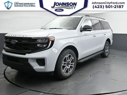 New 2026 Ford Expedition Active image 5