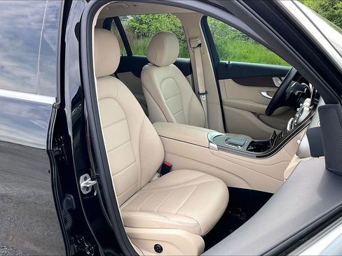 Used 2022 Mercedes-Benz GLC 300 image 7