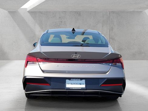 Used 2025 Hyundai Elantra SEL FWD image 6