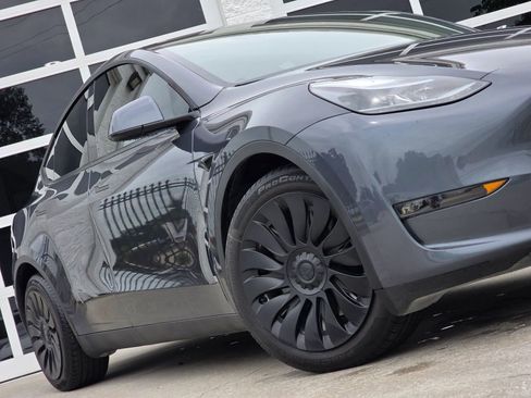 Used 2023 Tesla Model Y Long Range AWD/4WD image 12
