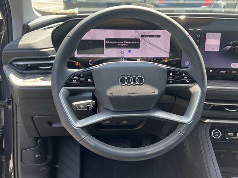 Used 2026 Audi Q5 Premium Plus w/ Premium Plus AWD/4WD image 18
