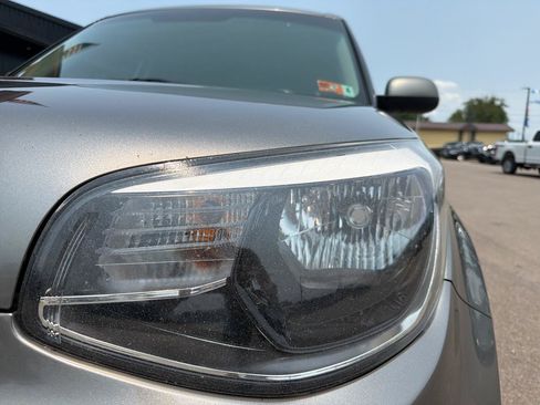 Used 2018 Kia Soul FWD image 17