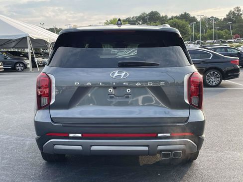 Used 2023 Hyundai Palisade SEL FWD image 6