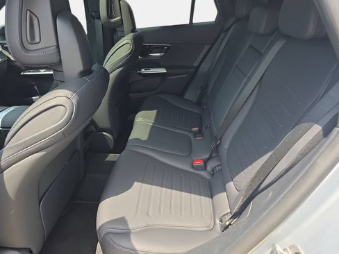 Used 2024 Mercedes-Benz GLC 300 4MATIC image 14