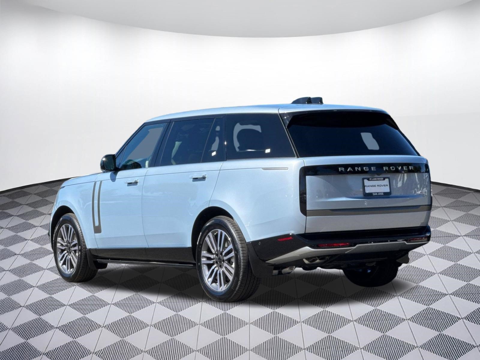 New 2026 Land Rover Range Rover Long Wheelbase SE AWD/4WD image 3