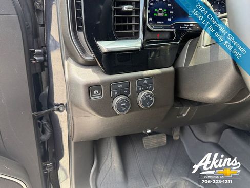 Used 2024 Chevrolet Silverado 1500 LT AWD/4WD image 14