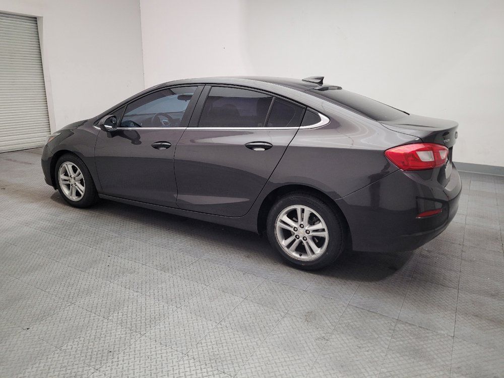 Used 2017 Chevrolet Cruze LT FWD image 3