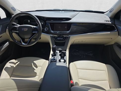 Used 2023 Cadillac XT6 Premium Luxury AWD/4WD image 9