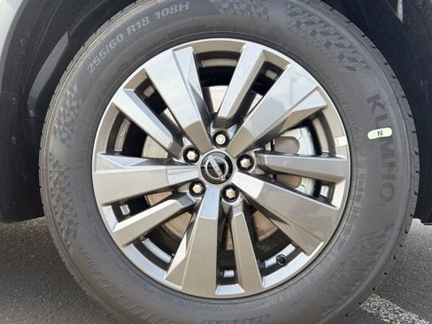 New 2026 Nissan Pathfinder SV image 9