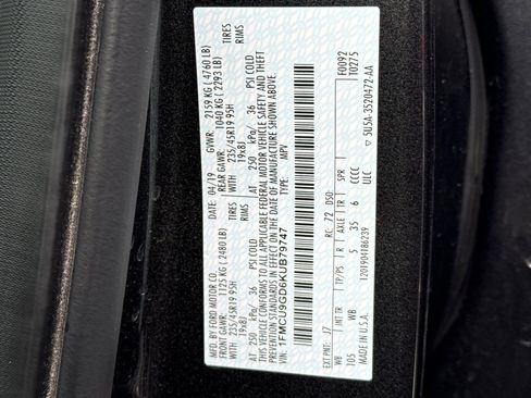 Used 2019 Ford Escape SE image 38