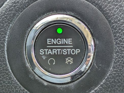 Used 2019 Ford Explorer Limited w/ Limited Luxury Package image 21