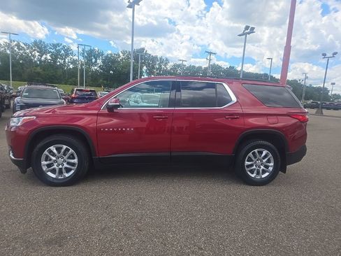 Used 2019 Chevrolet Traverse LT AWD/4WD image 4
