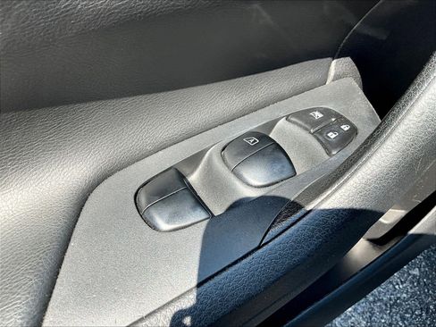 Used 2018 Nissan Altima 2.5 SV FWD image 34
