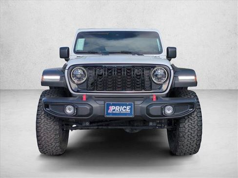 Used 2024 Jeep Wrangler Willys image 2