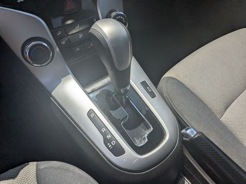 Used 2016 Chevrolet Cruze LS FWD image 25