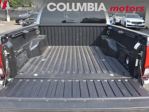 Used 2018 Toyota Tacoma TRD Off-Road image 31