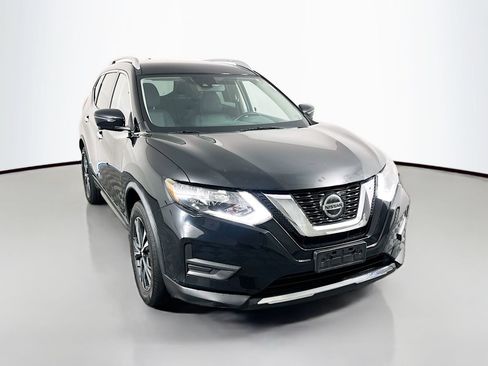 Used 2020 Nissan Rogue SV w/ Premium Package FWD image 1
