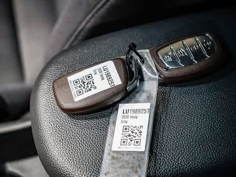 Used 2020 Hyundai Ioniq SEL image 28